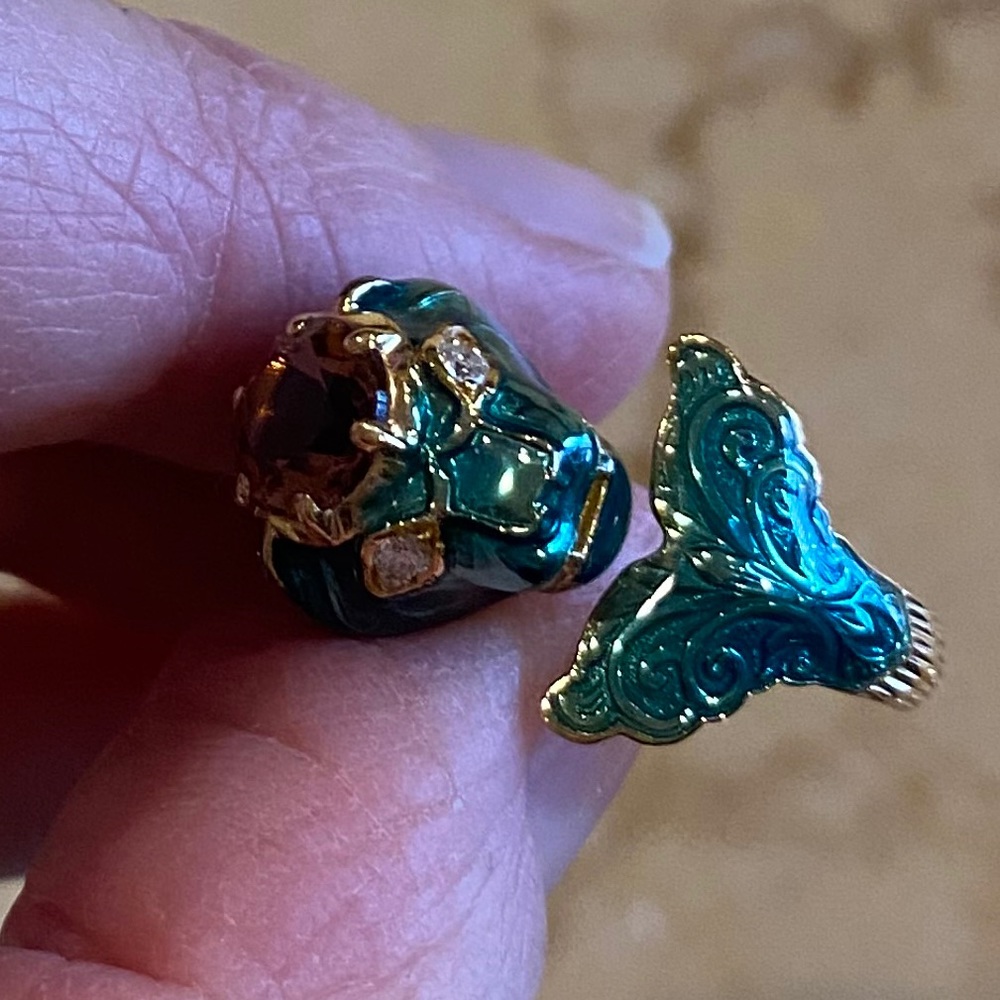 GUCCI Feline 18K Gold Green Enamel Diamond Ring - Picture 5 of 7